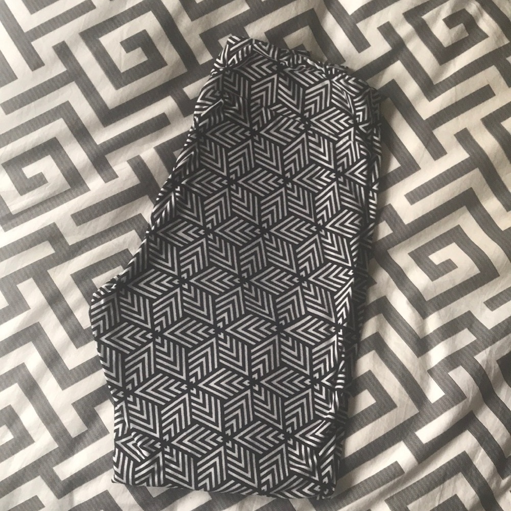 EUC TC LulaRoe leggings